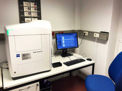 Berlin Embryological Collection scanning room01.JPG